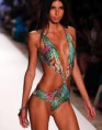 /album/fotogaleria%3a-trajes-de-ba%c3%b1o-estampados/tendencias-2013-trajes-bano-300x380-jpg/